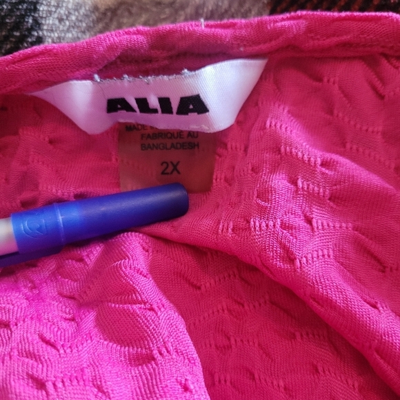 Alia Pink Textured Short Sleeve Top 2X - Picture 7 of 7